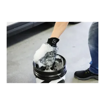 cafe 4 racer - Koch Chemie Exterior Wash Mitt - Umývacia rukavica z mikrovlákna - Koch Chemie Rukavice a hubky na umývanie auta 4262380392052