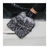 cafe 4 racer - Koch Chemie Exterior Wash Mitt - mycí rukavice z mikrovlákna - Koch Chemie Rukavice a hubky na umývanie auta 4262380392052