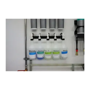 cafe 4 racer - Koch Chemie Trigger Holder - Držiak na fľaše s rozprašovačom - Koch Chemie Detailingové držiaky a stojany 4262380391765
