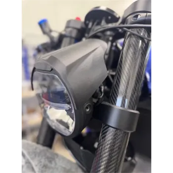 cafe 4 racer - KOSO LED světlomet THUNDERBOLT s parkovacím světlem, černý - Koso Přední světla s bočním uchycením 4054783254392