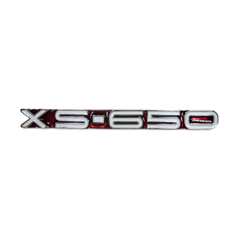 cafe 4 racer - Yamaha XS-650 OEM 256-21786-01 Znak bočného krytu 1ks červený - MCS Emblémy Nálepky Logá 