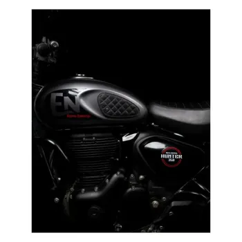 cafe 4 racer - Trip Machine, Diamantový kožený set podložky nádrže na benzín. Černý - Tripmachine Boční ochrana & Popruhy nádrže 