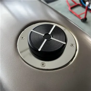 cafe 4 racer - BMW K75/100/1100 stříbrná s černým uzávěrem - Cafe4Racer Víčka nádrží 
