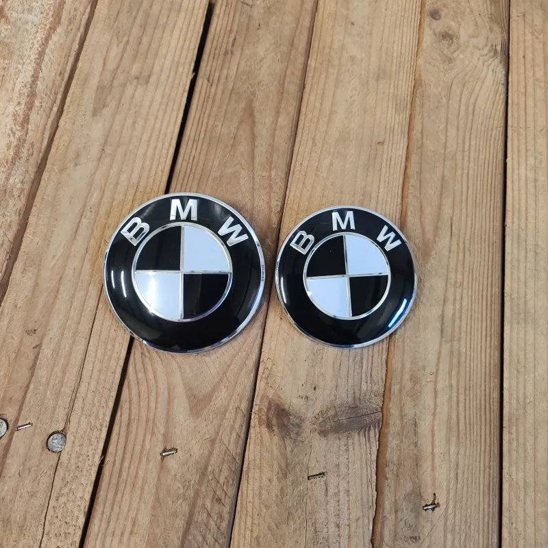 cafe 4 racer - BMW 2 pin LOGO 74mm čiernobiely emblém na kapotu alebo kufor OEM 51148219237 - Cafe4Racer Emblémy Nálepky Logá 