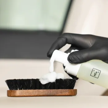 cafe 4 racer - COLOURLOCK Leather Cleaner strong - Silný čistič kože 1L - Colourlock Ošetrenie kože 4260188683709