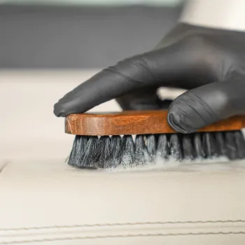 cafe 4 racer - COLOURLOCK Leather Cleaner strong - Silný čistič kože 1L - Colourlock Ošetrenie kože 4260188683709