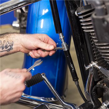 Motion Pro, top half clutch cable. Black. 41" – 18-24 Softail 21-24 FLTR Road Glides (excl. 23-24 FLTRXSE 24-24 FLTRXSTSE) 21-25