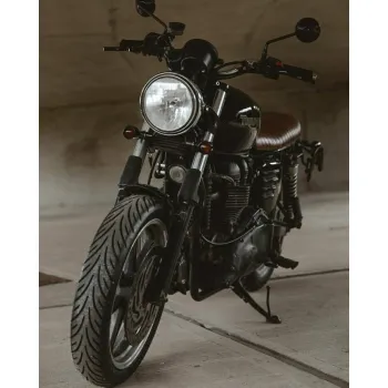 cafe 4 racer - Bonneville Skinny Seat - The Krait - Rare Earth - Motone Triumph Bonneville 