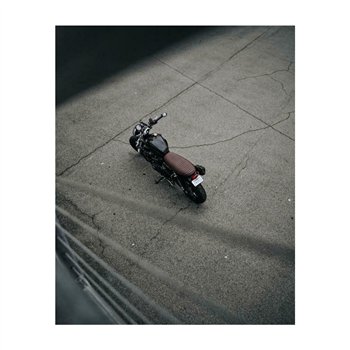 cafe 4 racer - The Viper- Low Profile Skinny Ribbed Seat - Tobacco Brown - Motone Triumph Bonneville 