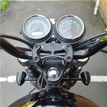 cafe 4 racer - Objímky držáku blinkru na vidlici M10 (10mm) - pár - 41mm - černé - Motone Triumph Bonneville 
