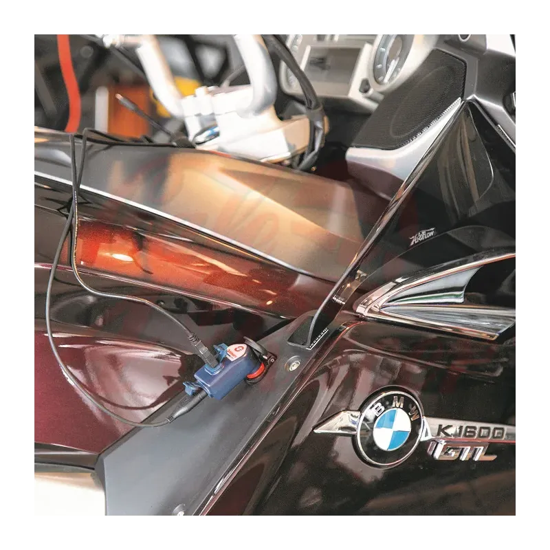 cafe 4 racer - Duální USB adaptér BMW/Ducati/Triumph - HS MOTO Germany Kabely k nabíječkám 