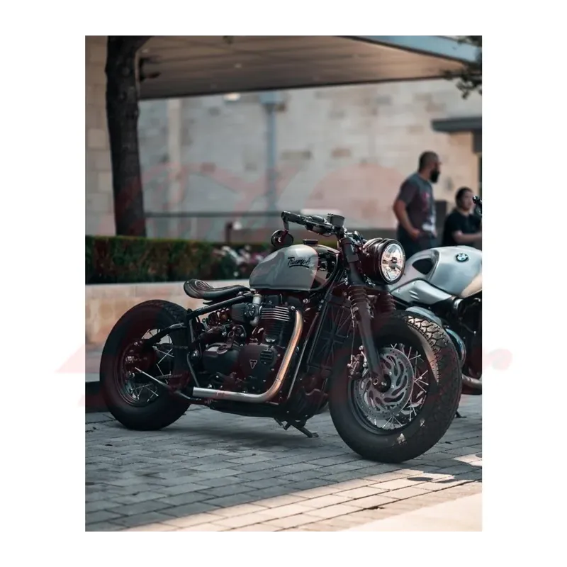 cafe 4 racer -  Defender MKII (Bobber) - Sump Guard - Black - Motone Triumph Bonneville 