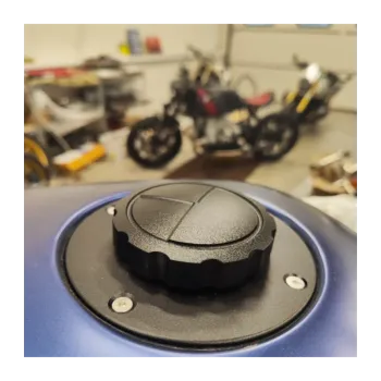 cafe 4 racer - BMW K75/100/1100 Čierny s čiernym uzáverom s Logom - Cafe4Racer Uzávery nádrže 